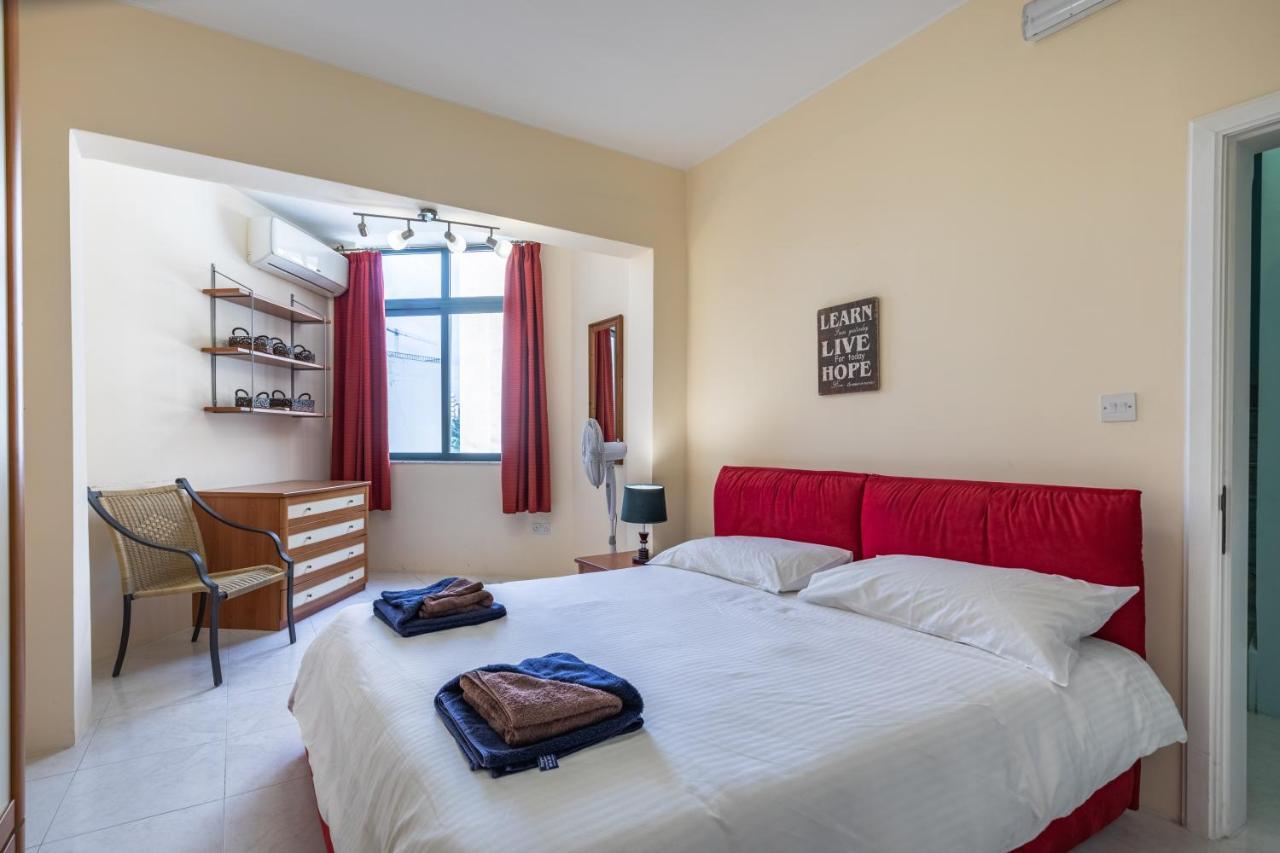Fantastic 3 Bedroom Duplex Penthouse With Terrace Sliema Eksteriør billede