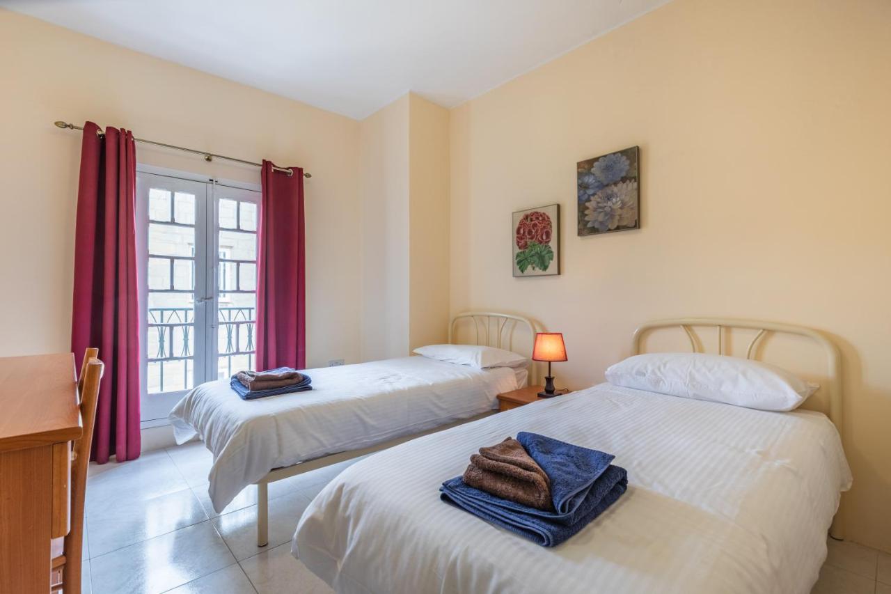 Fantastic 3 Bedroom Duplex Penthouse With Terrace Sliema Eksteriør billede