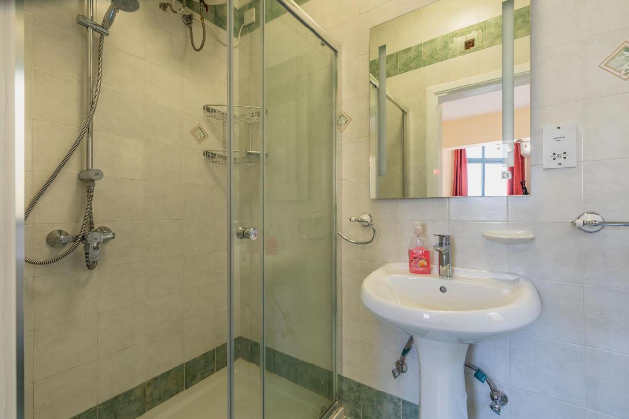 Fantastic 3 Bedroom Duplex Penthouse With Terrace Sliema Eksteriør billede